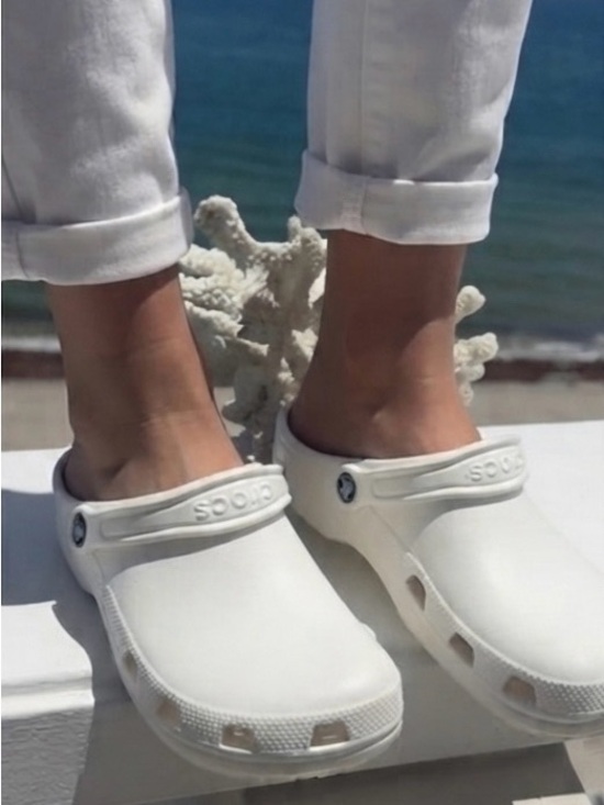 CROCS Shoes - Classic Crocs in white